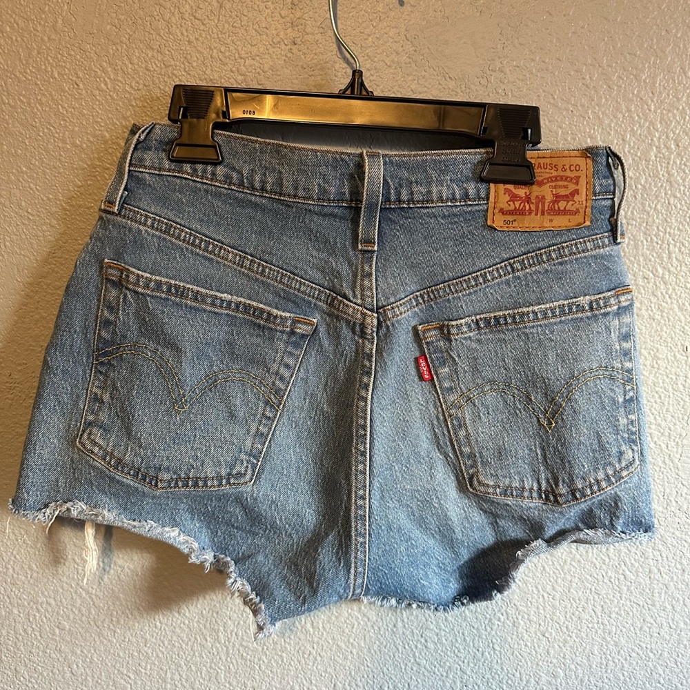 501 Levi’s denim shorts size 27
